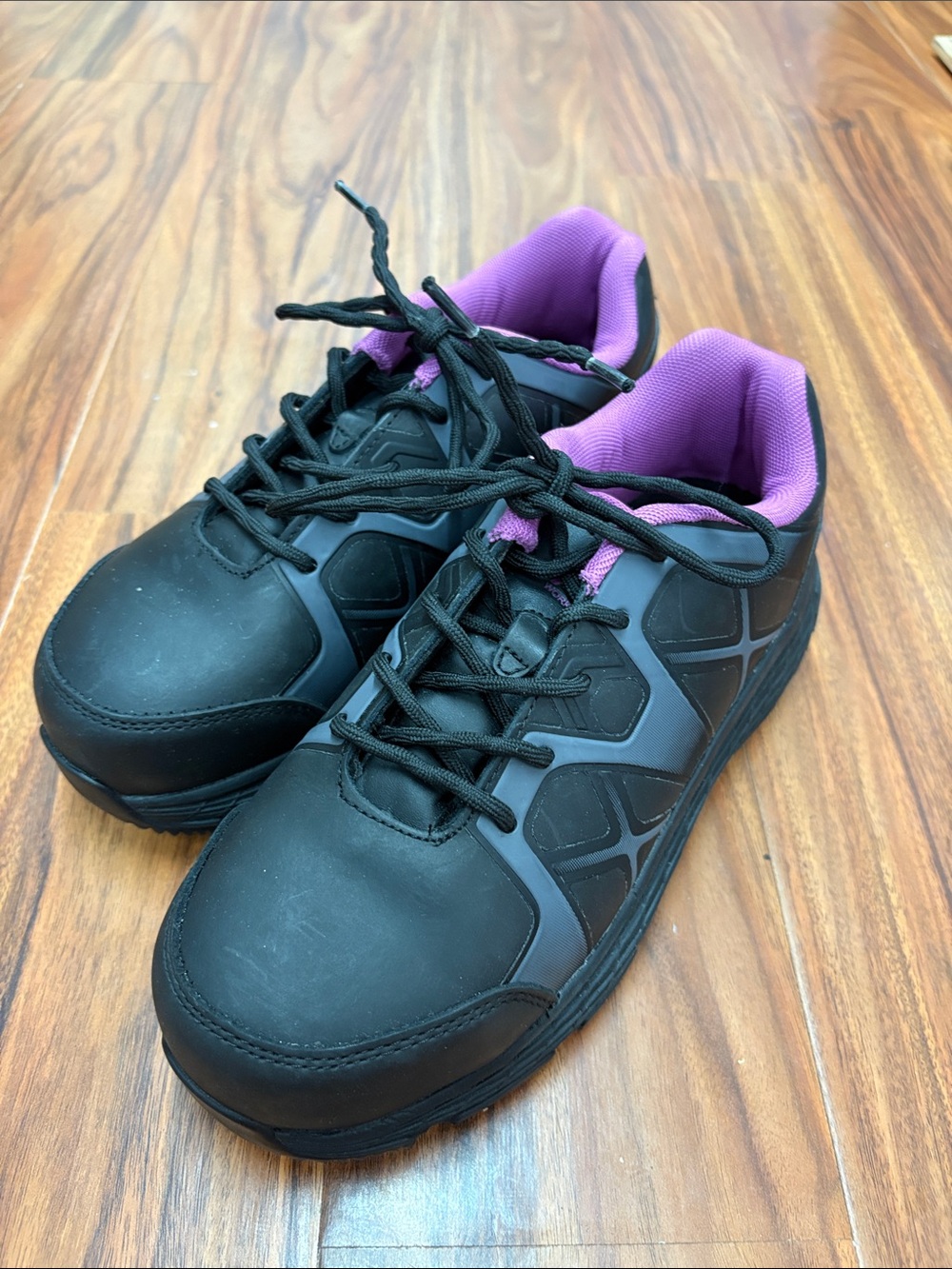 Ace Boots Woman’s 6.5 Steel Toe‎